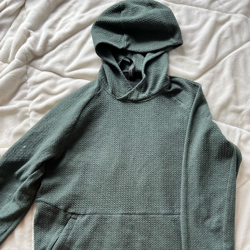 Men’s Lululemon sweatshirt,M